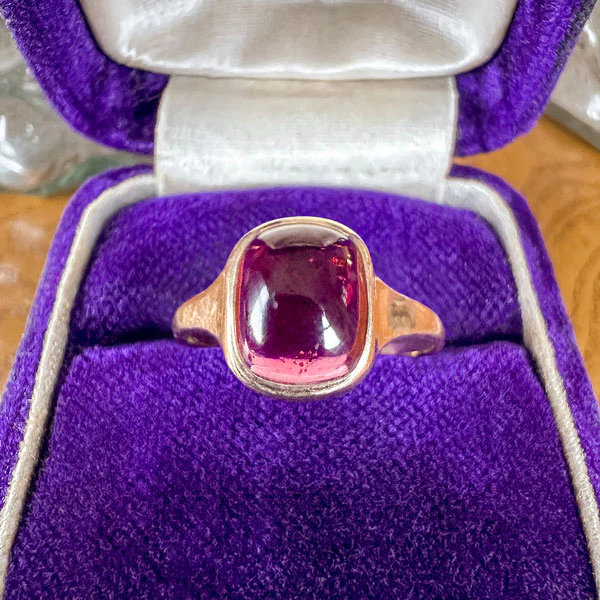 Antique Garnet Cabochon Ring
