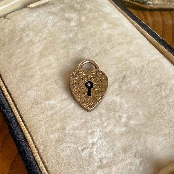 Antique Heart Lock Pendant/Charm