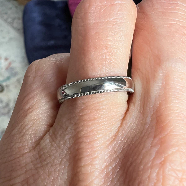 Comfort Fit Millegrained Wedding Band Ring - Image 2