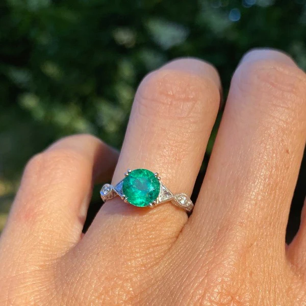Emerald & Diamond Ring - Image 2