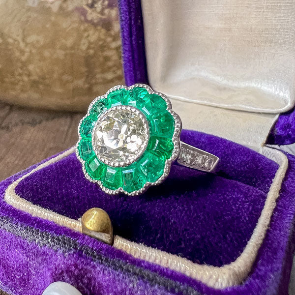 Old Mine Cut Diamond & Emerald Ring - Image 3