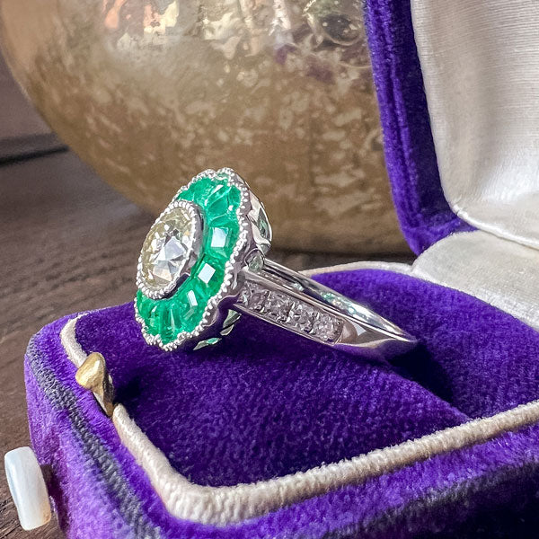 Old Mine Cut Diamond & Emerald Ring - Image 4