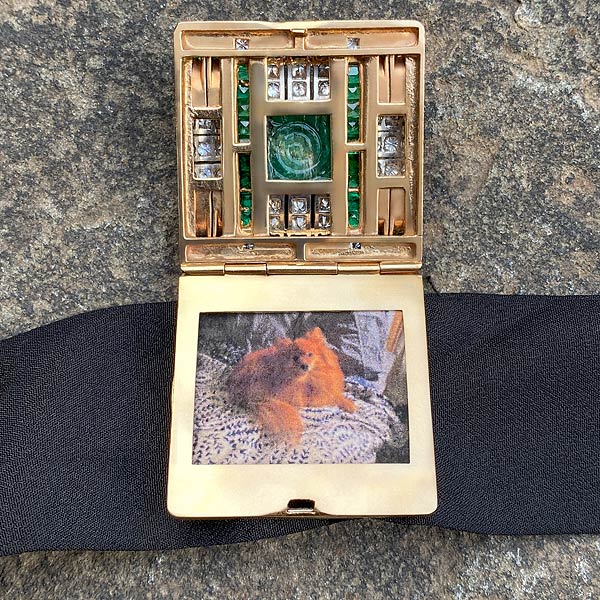 Retro Carved Emerald & Diamond Pin - Image 6