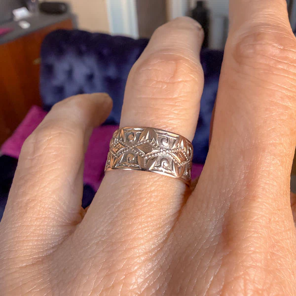 Victorian Patterned Wedding Band Ring, Size 6 1/2 - Image 3