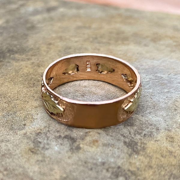 Victorian Two-toned Gold Band, Size 7 - Image 4