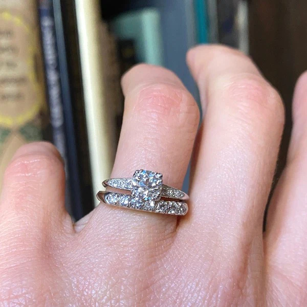Vintage Diamond Wedding Band Ring, Size 7 - Image 2