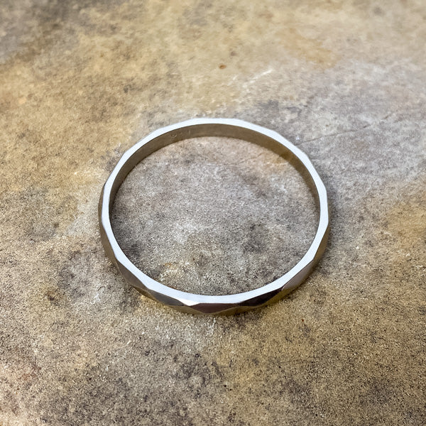 Vintage Faceted White Gold Band Ring, Size 11 - Image 2