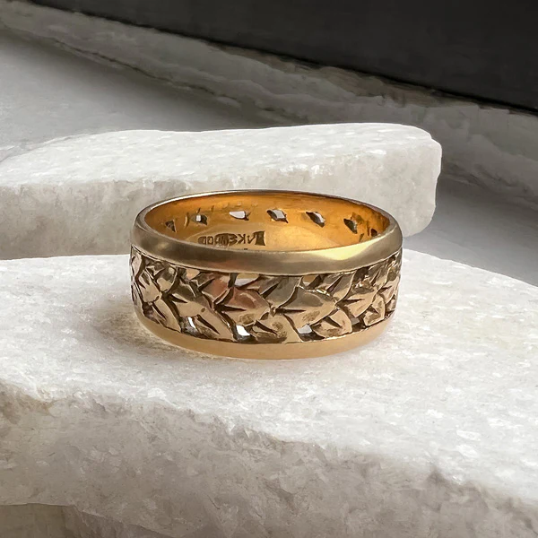 Vintage Leaf Patterned Band Ring, Size 8 1/2