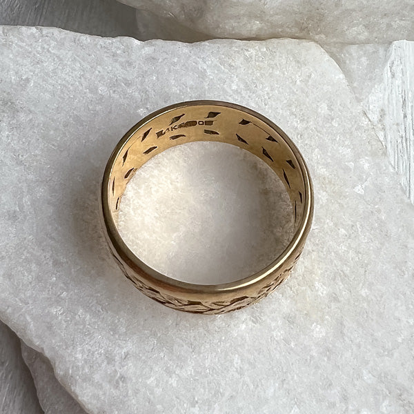 Vintage Leaf Patterned Band Ring, Size 8 1/2 - Image 3