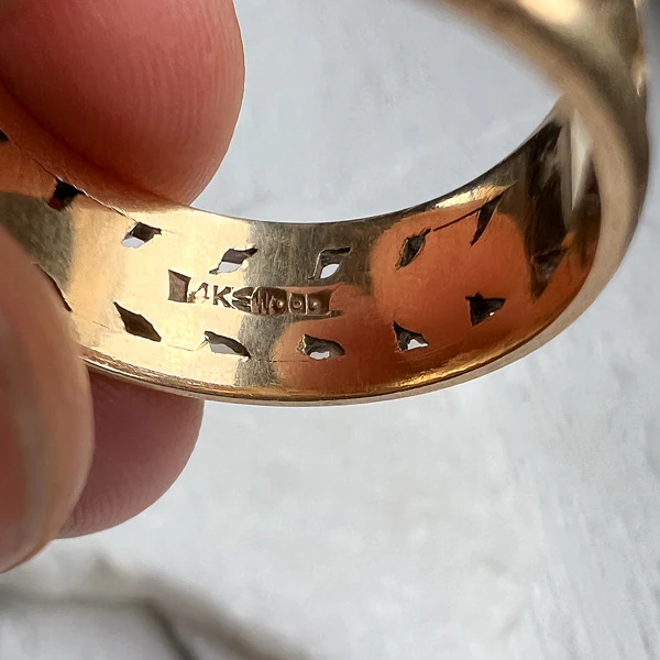 Vintage Leaf Patterned Band Ring, Size 8 1/2 - Image 4