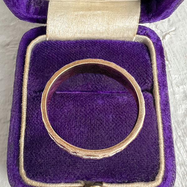 Vintage Patterned Two Toned Wedding Band Ring, Size 7 - Image 3