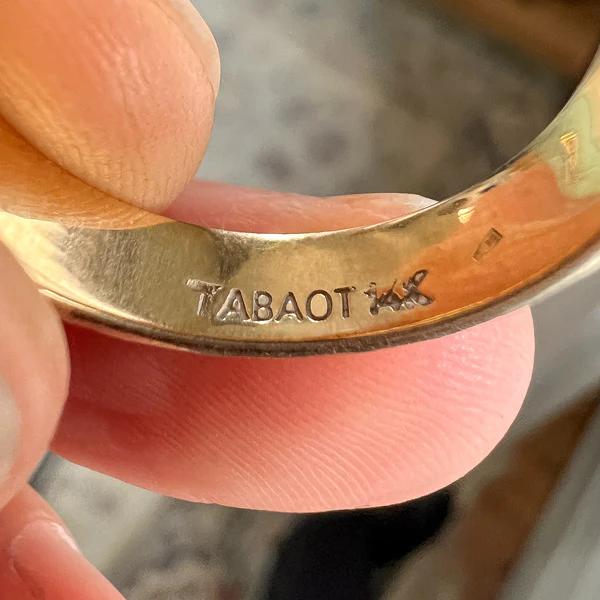 Vintage Patterned Two Toned Wedding Band Ring, Size 7 - Image 4