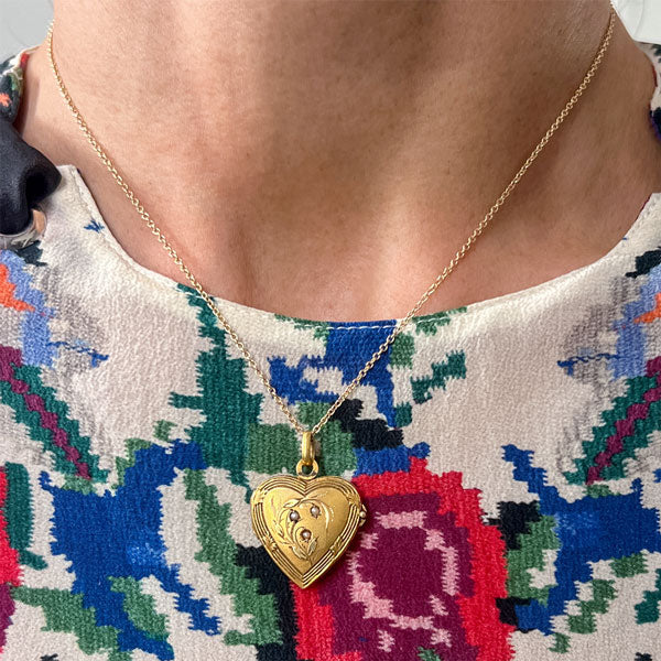 Vintage Pearl Heart Locket - Image 2