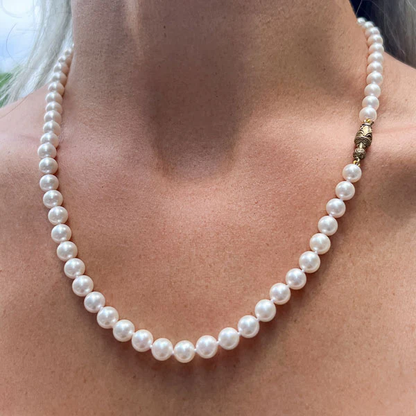 Vintage Pearl Single Strand Necklace - Image 2