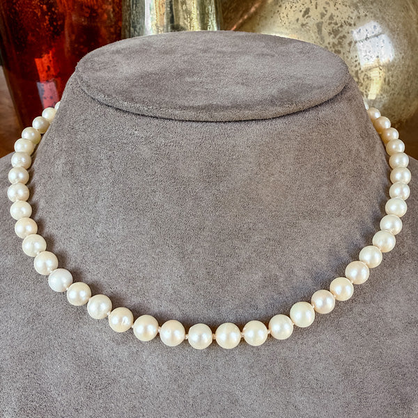 Vintage Pearl Single Strand Necklace - Image 2