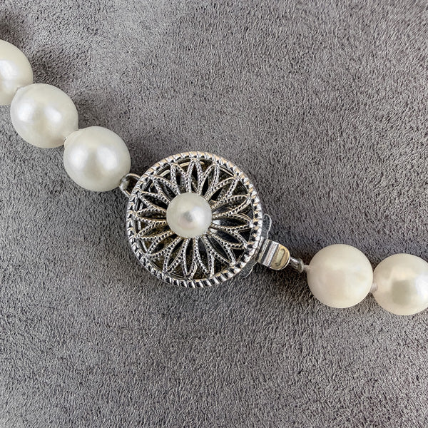 Vintage Pearl Single Strand Necklace - Image 3