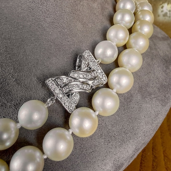 Vintage Single Strand Pearl Necklace - Image 3