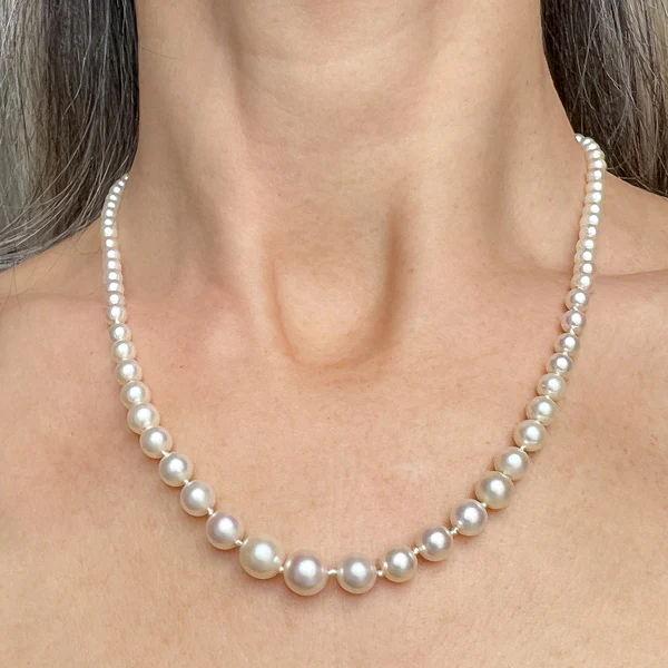 Vintage Single Strand Pearl Necklace - Image 2
