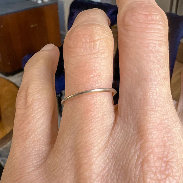 Vintage Two-Toned Wedding Band Ring, Size 6 - Image 2